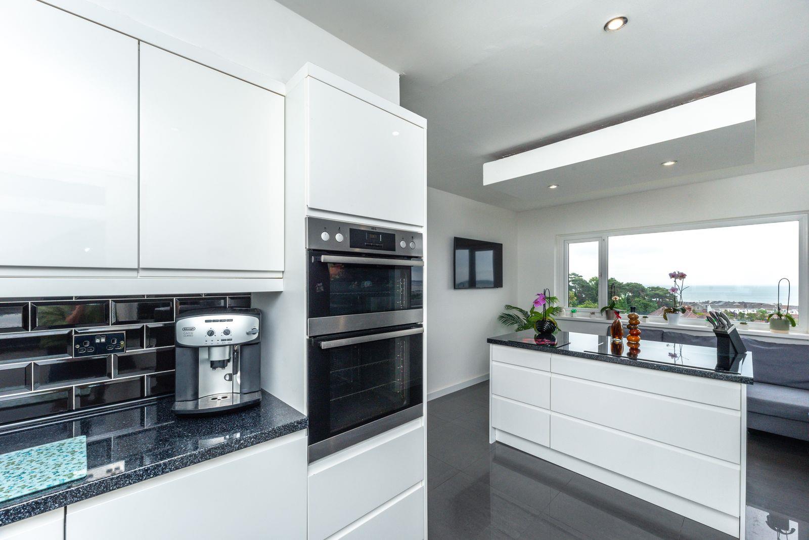 Lon Caron, Sketty, Swansea, SA2 0TW